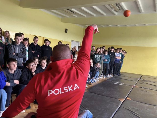 b_1024_768_0_00_images_2022_2023_WF_paraolimpijczycy_340014269_731912141973095_1531342117106441376_n